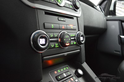 Land Rover Discovery 4 2013 (21).JPG