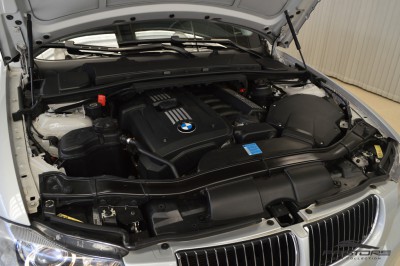 BMW 325i 2008 (6).JPG