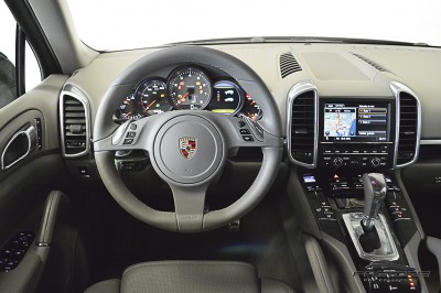 Porsche Cayenne S 2011 (26).JPG