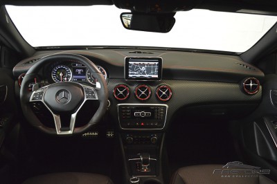 Mercedes-Benz A45 AMG - 2014 (5).JPG