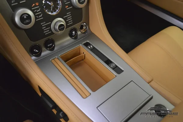 Aston Martin DB9 6.0 V12