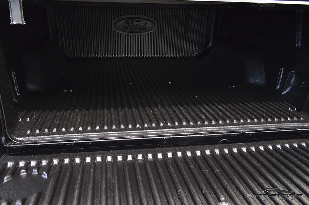 Ford F-150 CD SuperCrew Lariat