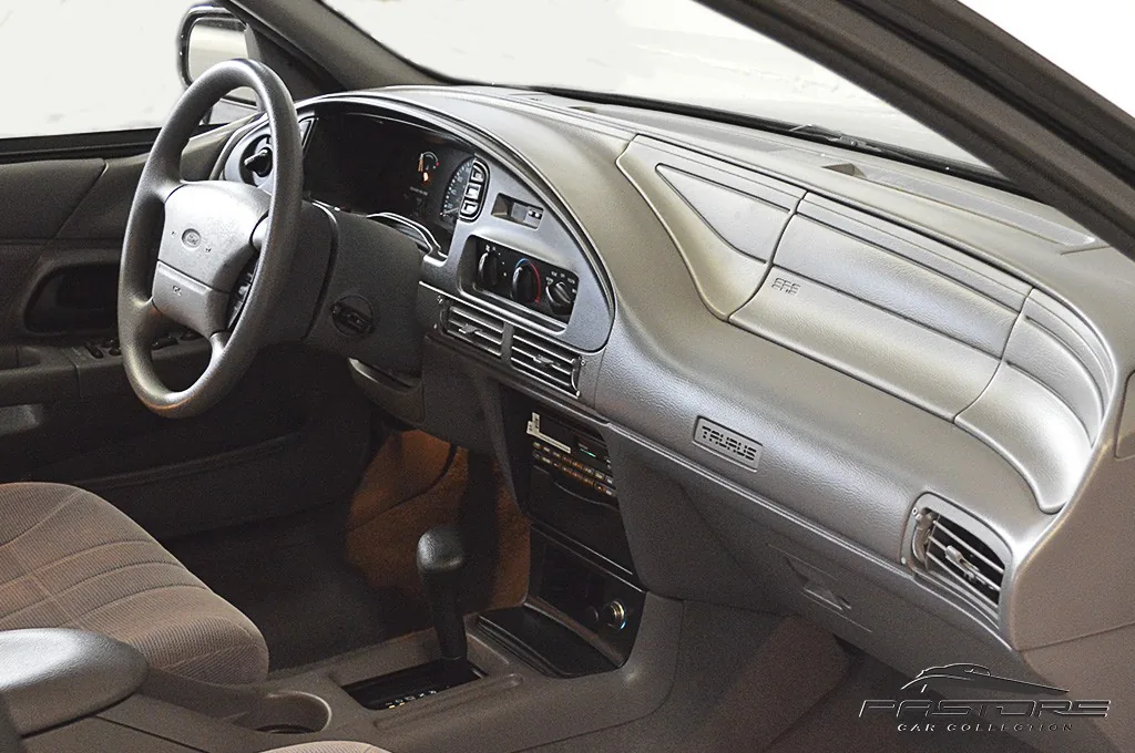 Ford Taurus GL