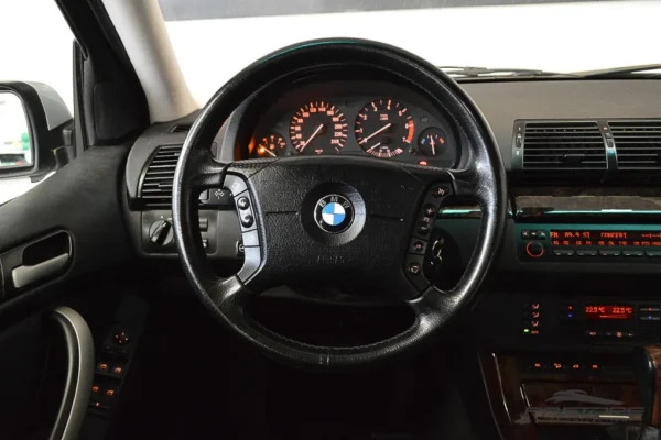 BMW X5 4.4i