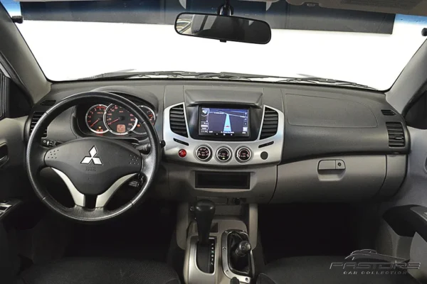 Mitsubishi L200 Triton 3.2D AT