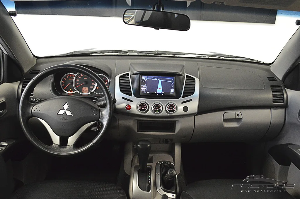 Mitsubishi L200 Triton 3.2D AT