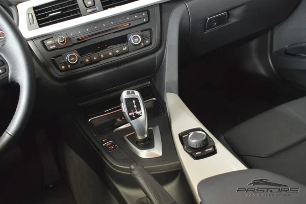BMW 320i Active Flex