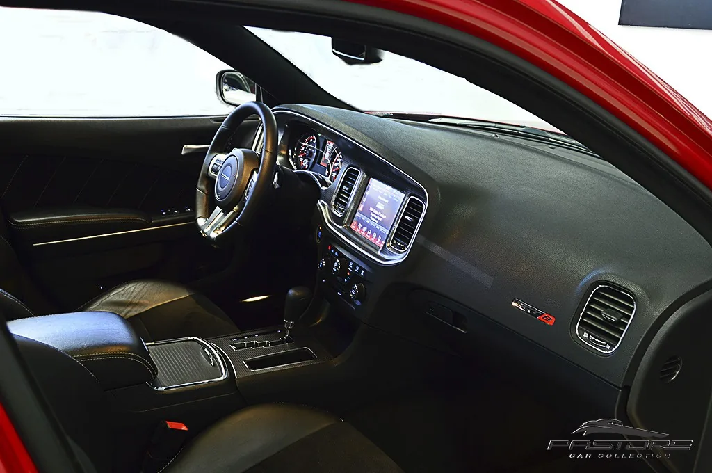 Dodge Charger SRT8