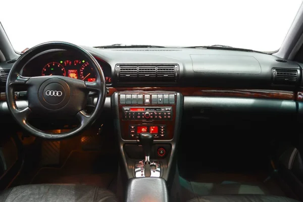 Audi A4 2.4 V6