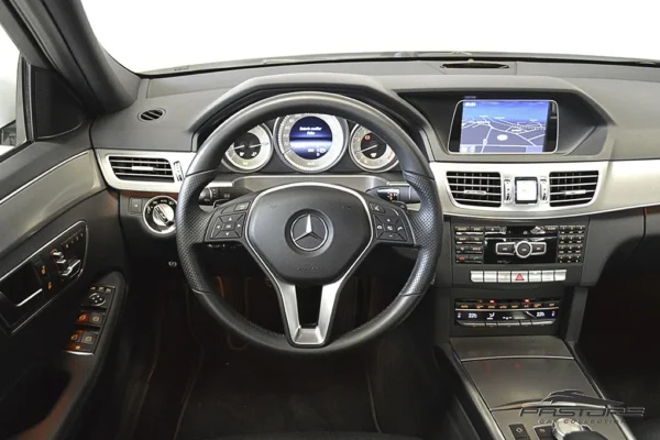 Mercedes-Benz E250 Turbo Avantgarde