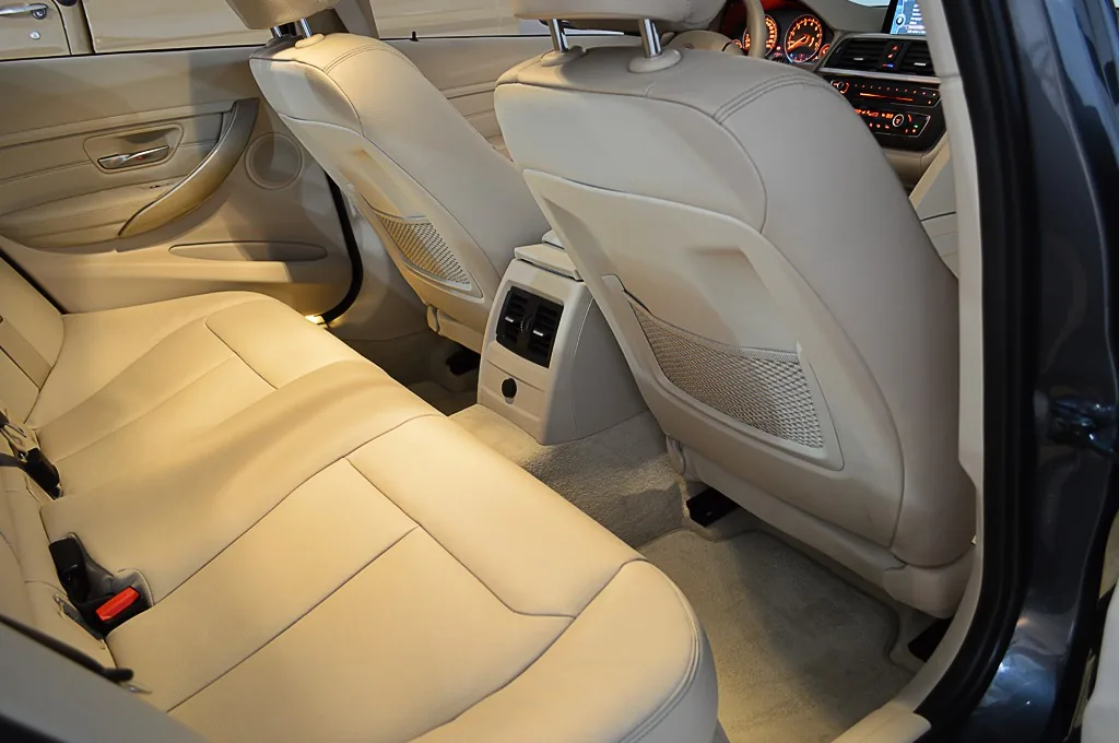 BMW 328i Modern