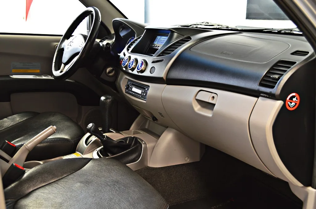 Mitsubishi L200 Triton 3.2D AT