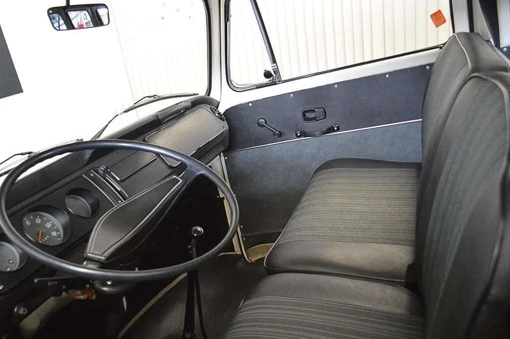 VW Kombi Luxo
