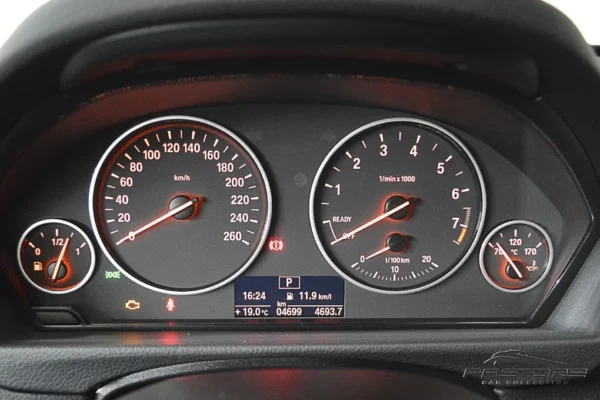 BMW 320i Active Flex
