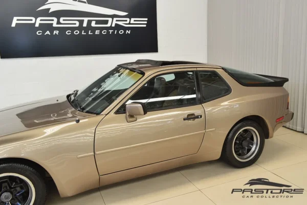 Porsche 944 S2