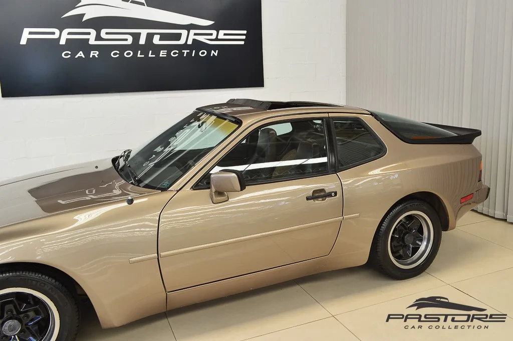 Porsche 944 S2