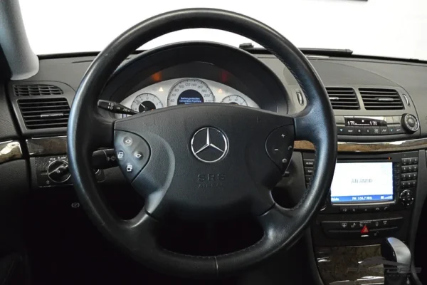 Mercedes-Benz E320 Avantgarde