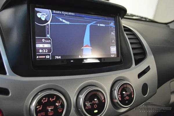 Mitsubishi L200 Triton 3.2D AT