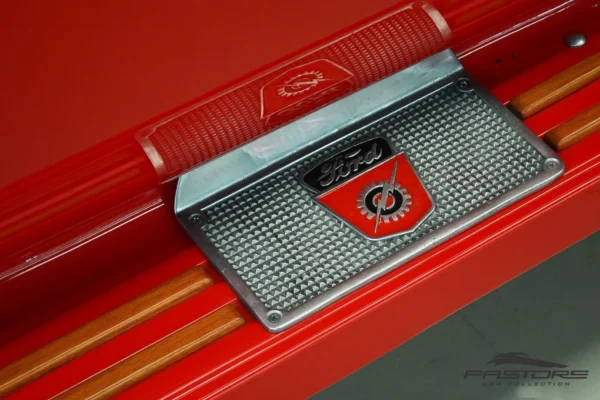 Ford F100 V8