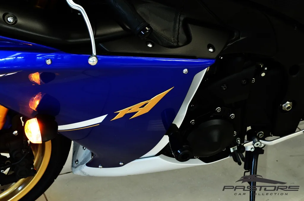 Yamaha YZF R1