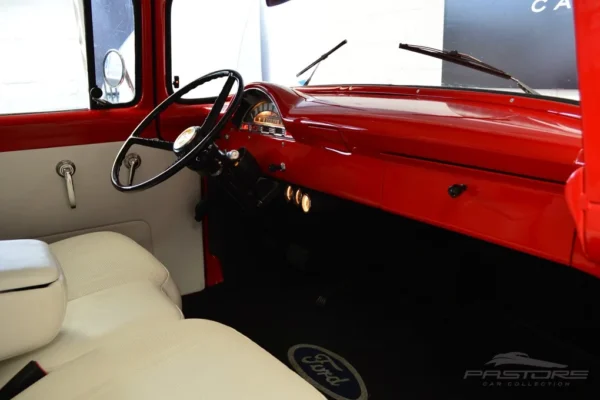 Ford F100 V8
