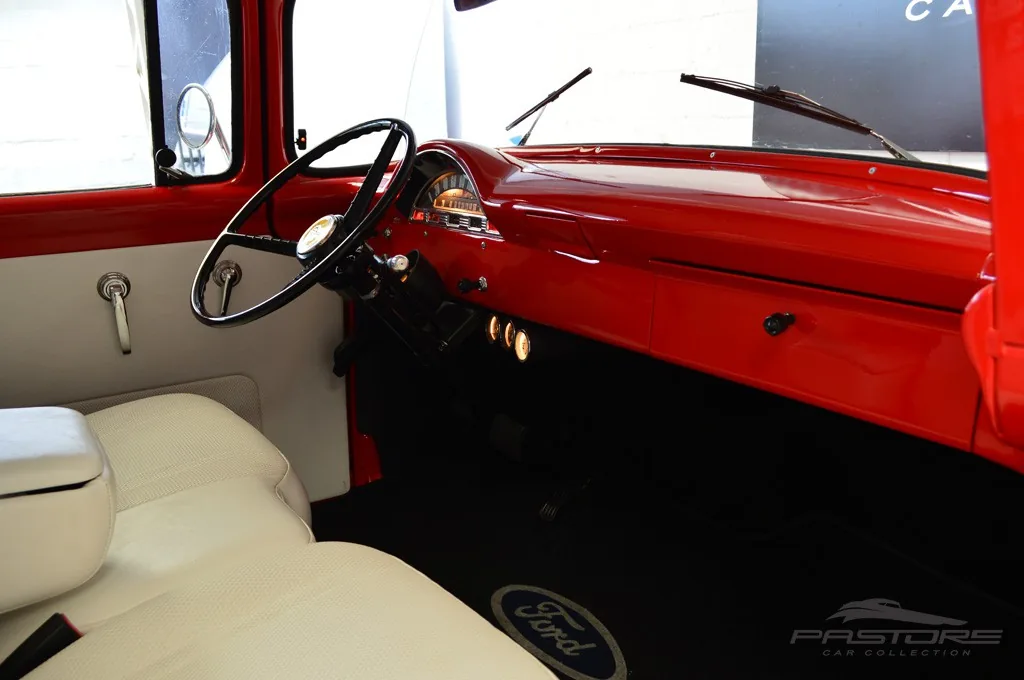 Ford F100 V8