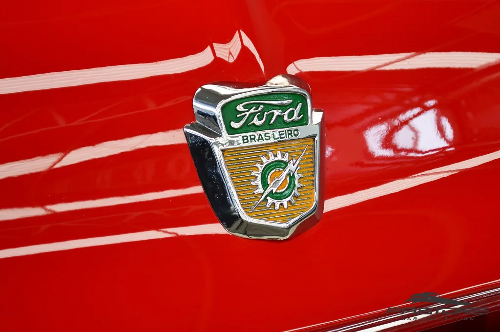 Ford F100 V8