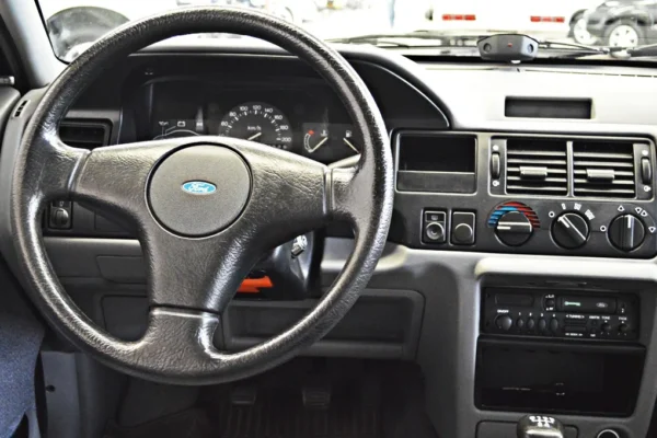 Ford Escort 1.6 GL