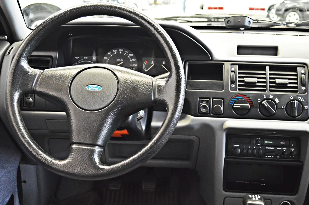 Ford Escort 1.6 GL