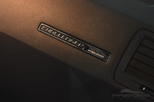 Dodge Challenger SRT8