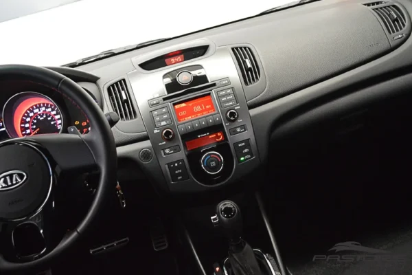 Kia Cerato E 284 AT