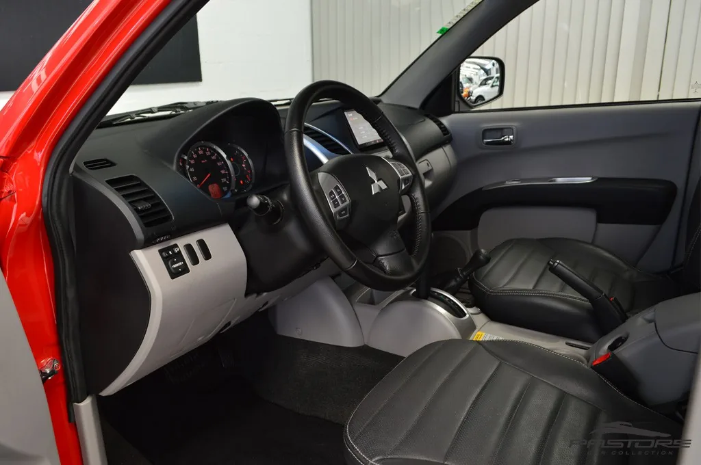 Mitsubishi L200 Triton 3.2D AT