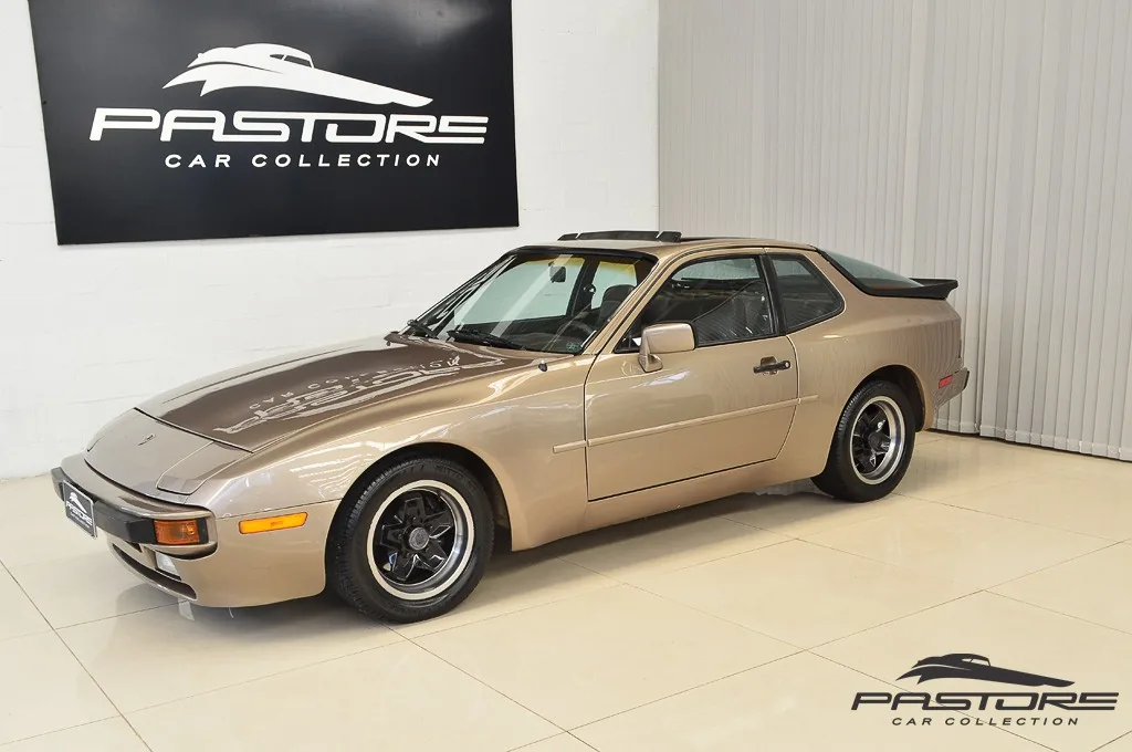 Porsche 944 S2