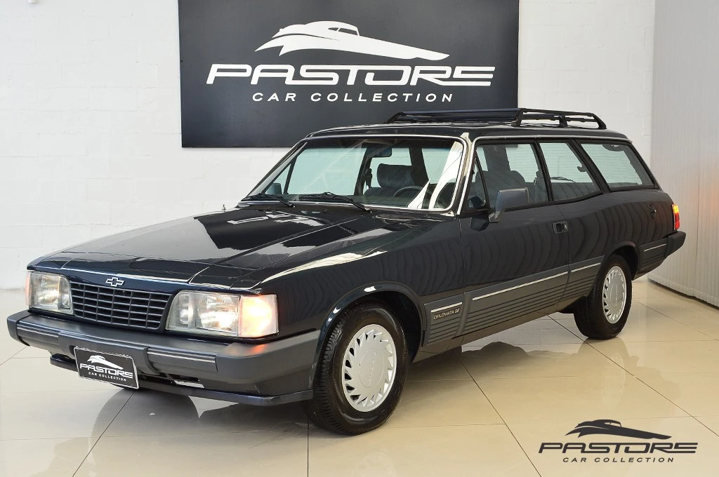 GM Caravan Diplomata SE