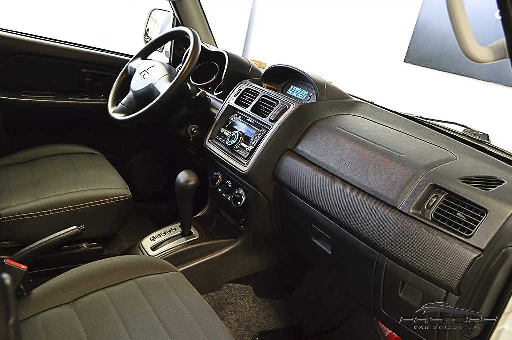 Mitsubishi Pajero TR4 2.0 16v 4x2