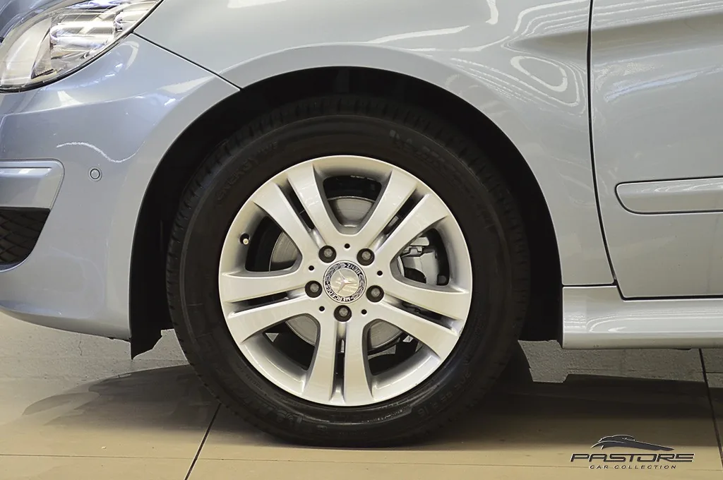 Mercedes-Benz B180 Family Plus