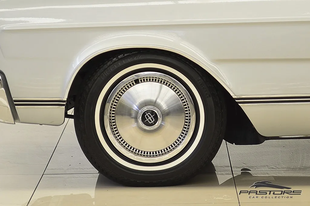 Ford Galaxie Landau