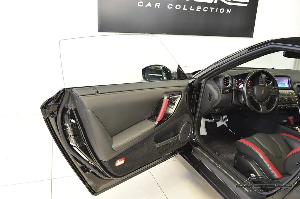 Nissan GT-R Black Edition