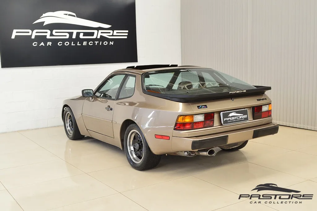 Porsche 944 S2