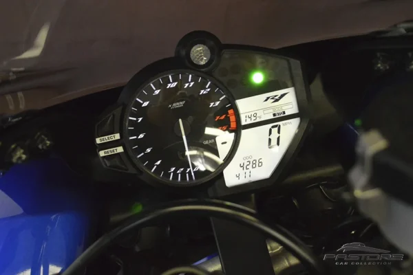 Yamaha YZF R1