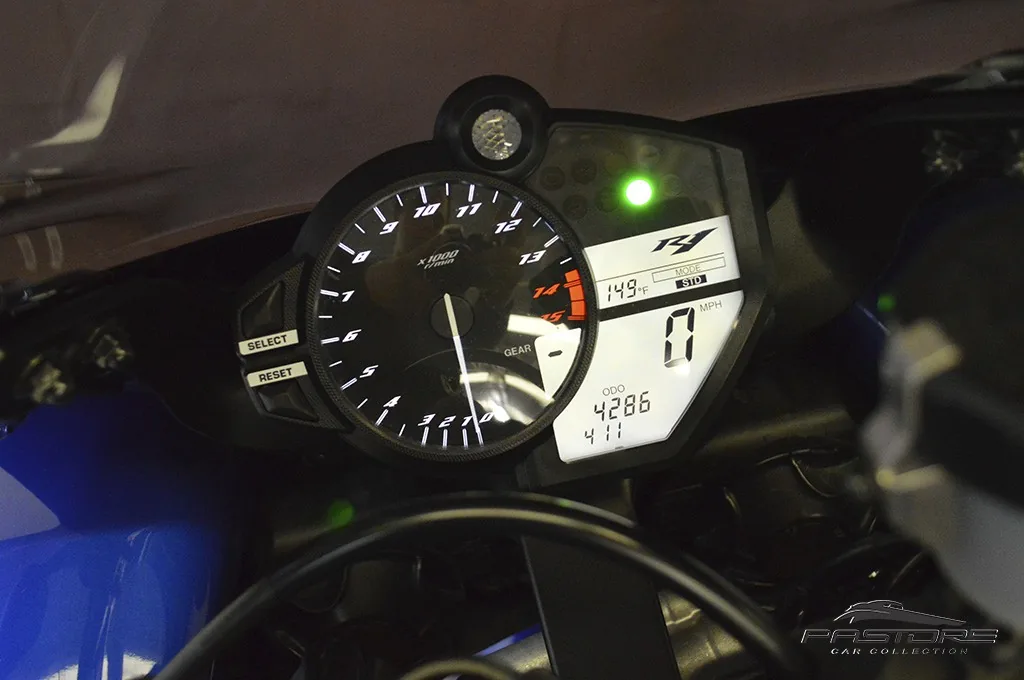 Yamaha YZF R1