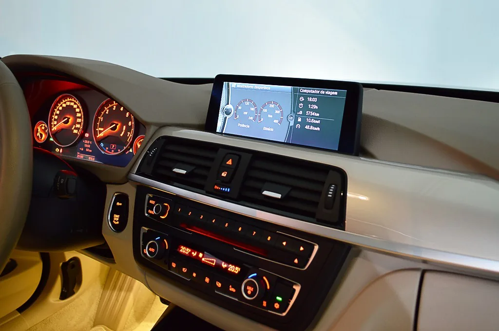 BMW 328i Modern