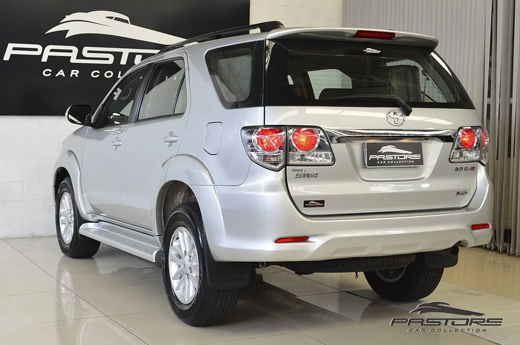 Toyota Hilux SW4 SRV 3.0 D-4D AT
