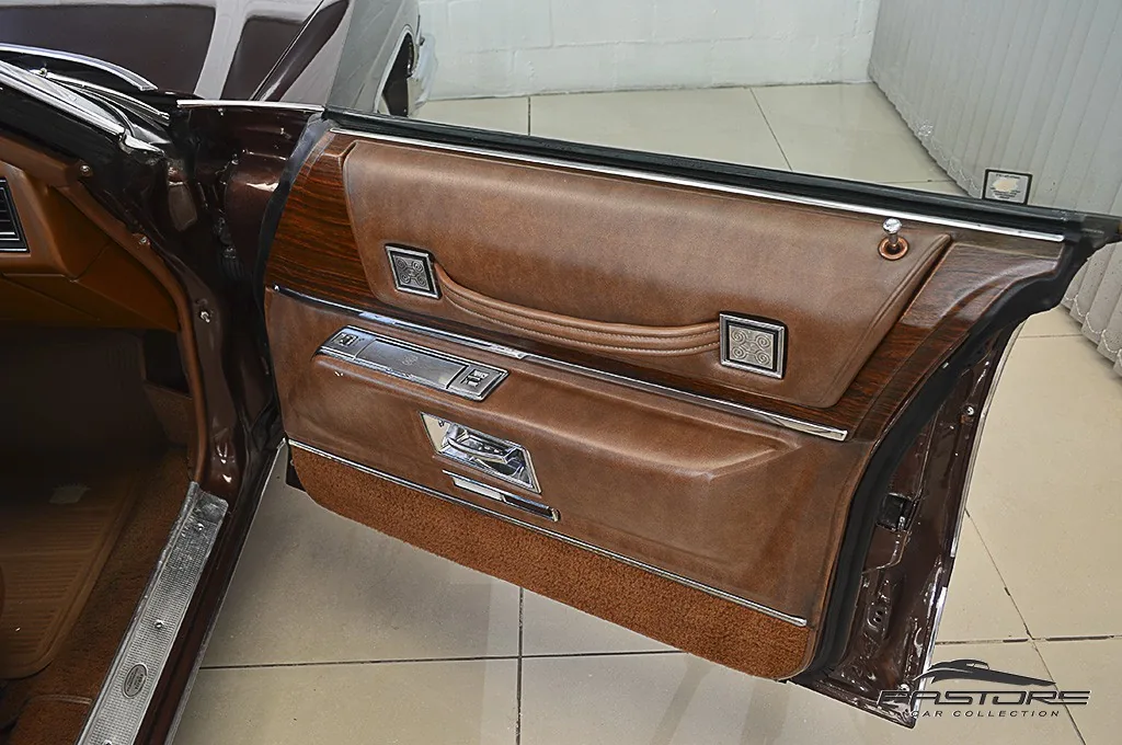 Cadillac Sedan De Ville