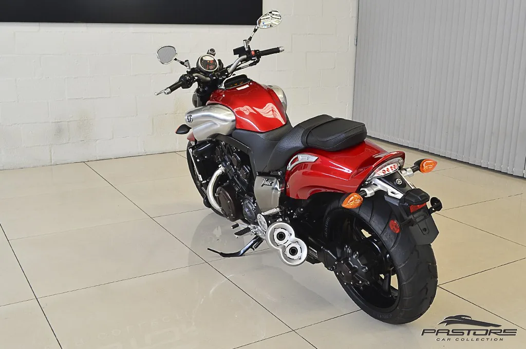 Yamaha V-Max 1800