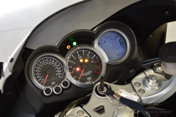 Triumph Sprint ST 1050