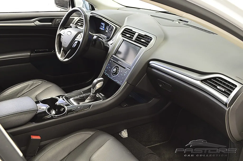 Ford Fusion Titanium Hybrid