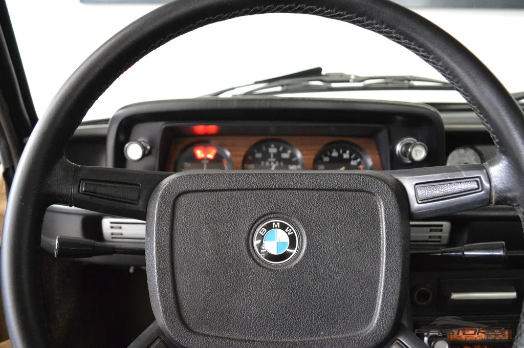 BMW 1502