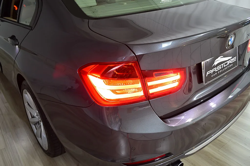 BMW 328i Modern