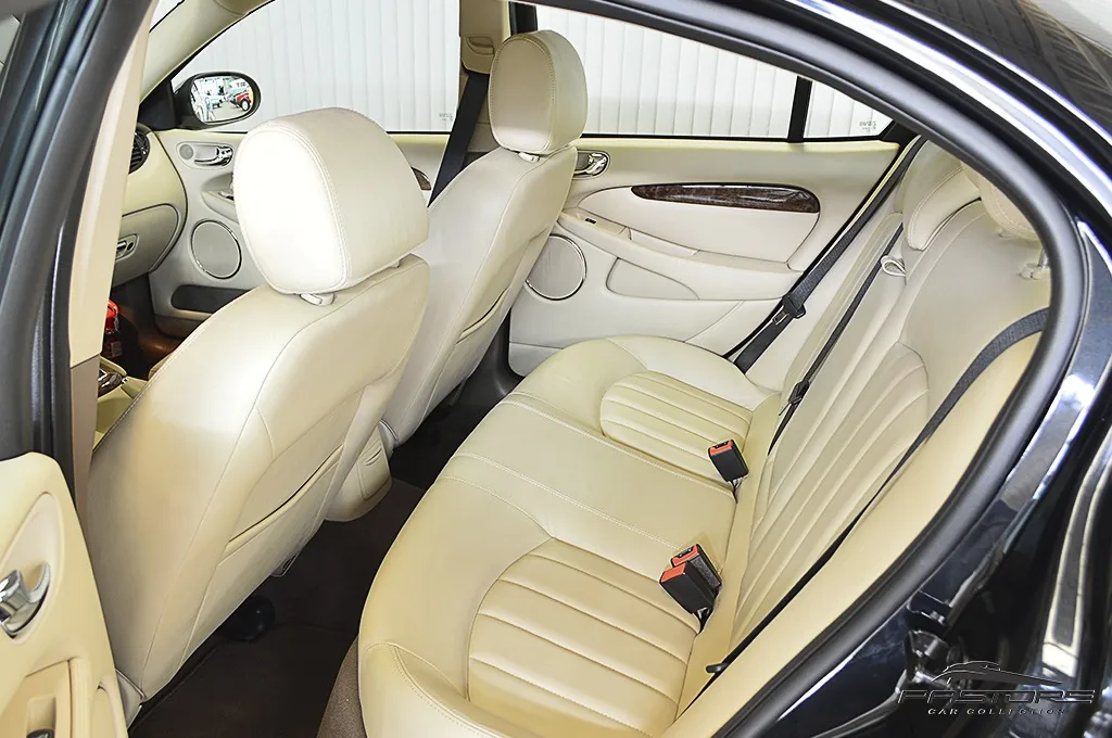 Jaguar X-Type AWD - Site Pastore Car Collection